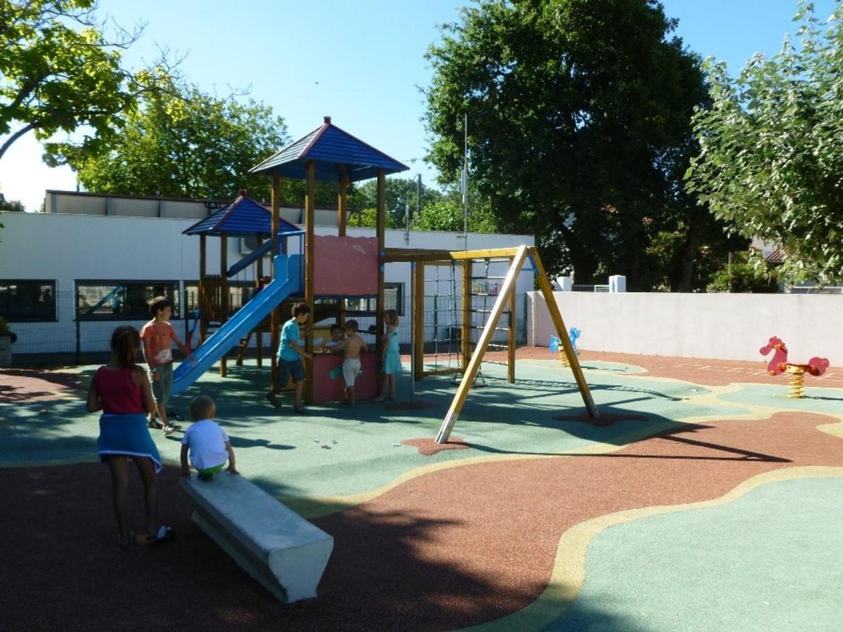 Mobil-Home A Fouras : Proche Plage, 2 Chambres, Tv, Plancha, Parking, Ideal Famille - Fr-1-709-58 מראה חיצוני תמונה