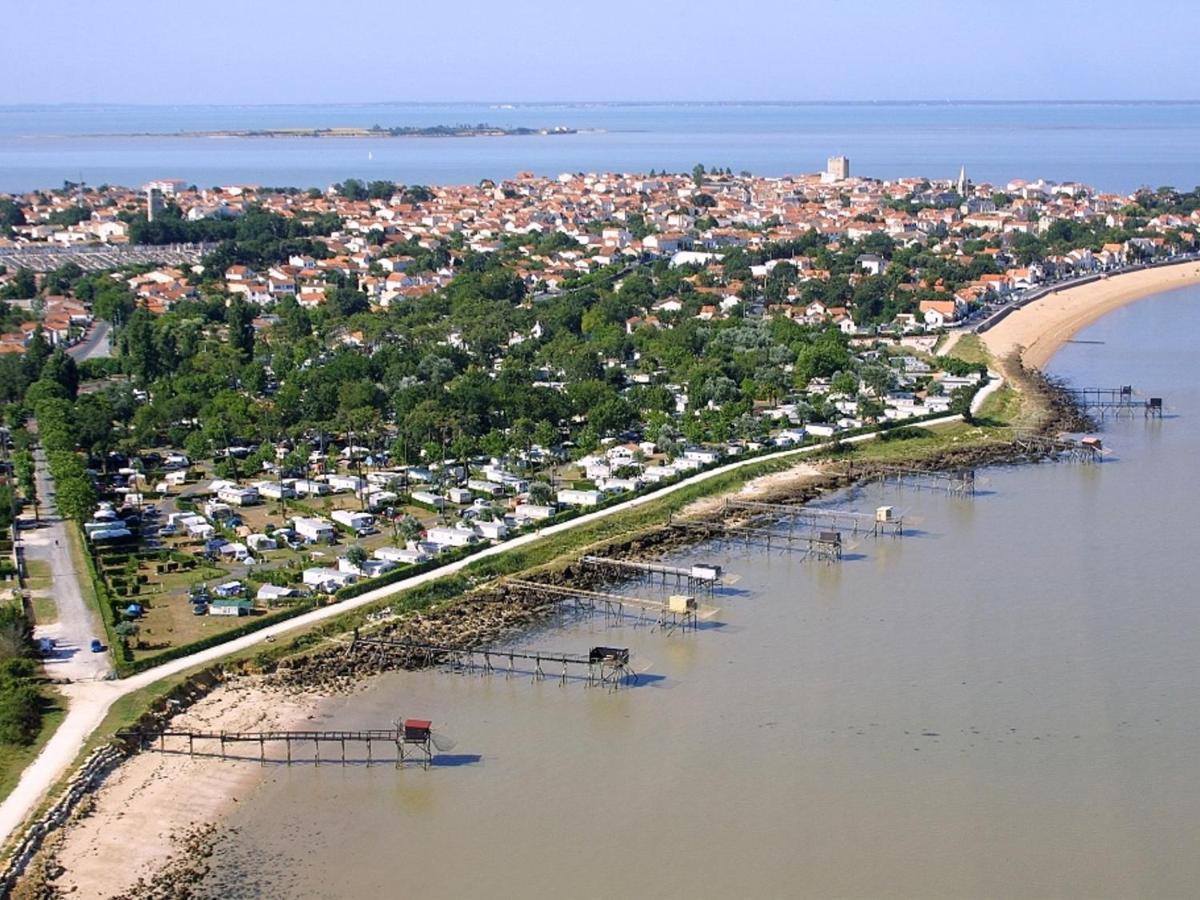 Mobil-Home A Fouras : Proche Plage, 2 Chambres, Tv, Plancha, Parking, Ideal Famille - Fr-1-709-58 מראה חיצוני תמונה